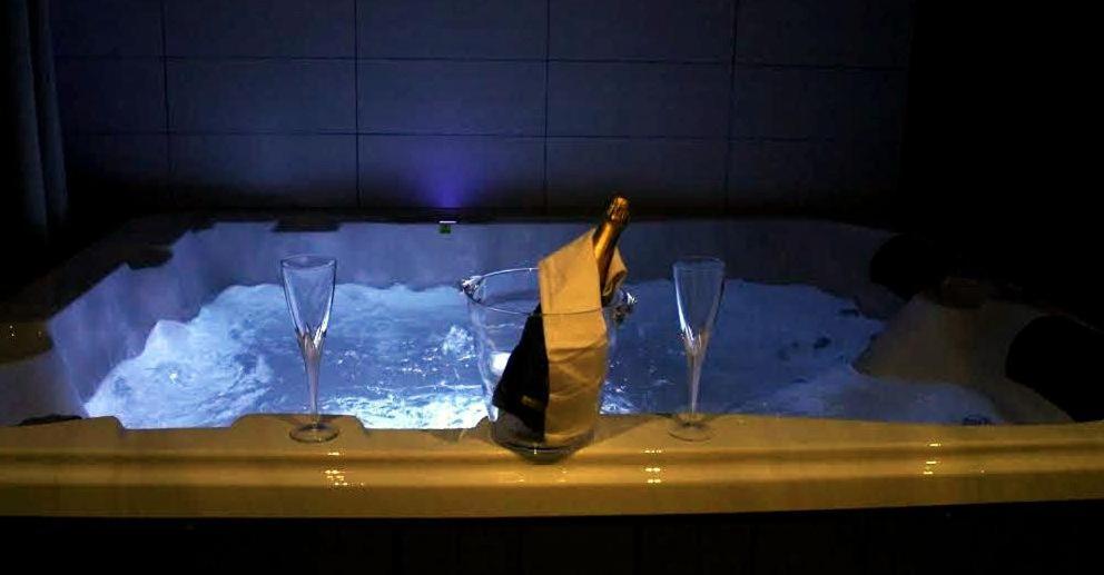 Suite Spa Privatif 66 Nord De Perpignan Pia ภายนอก รูปภาพ